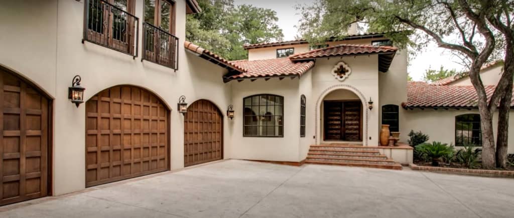 Large Home With Multiple Garage Doors